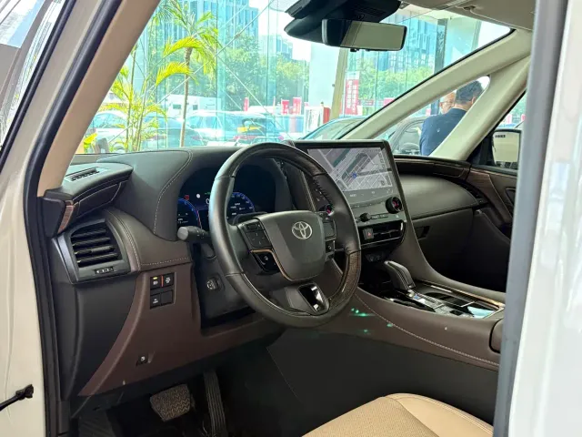 Toyota Alphard — Фото автомобиля 6