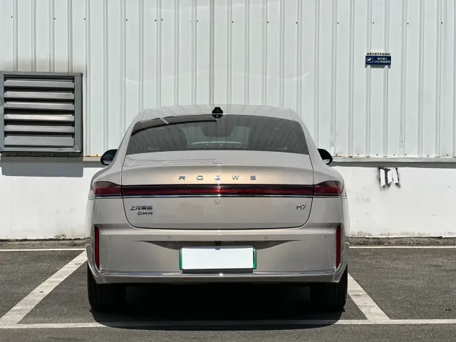 Roewe M7 DMH — Фото автомобиля 8
