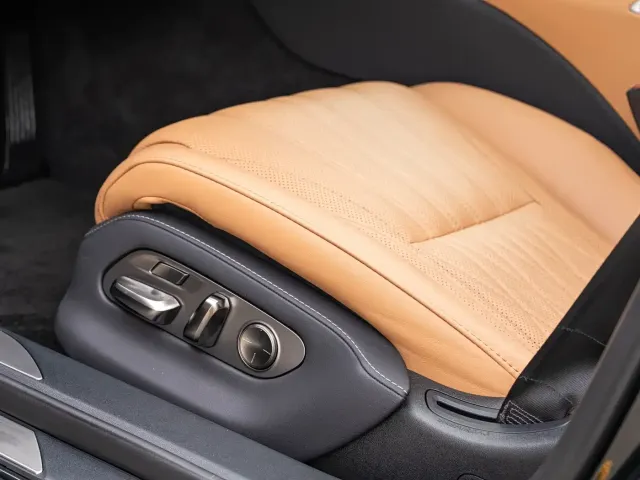 Lexus LS — Фото автомобиля 22