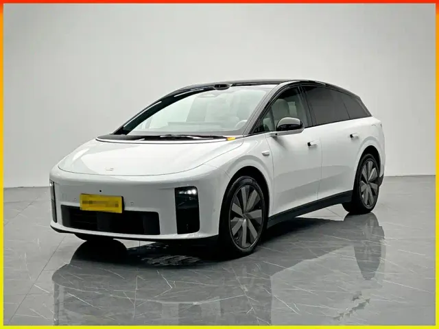 Фотография автомобиля — Li Auto i6