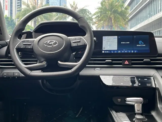 Hyundai Elantra — Фото автомобиля 11