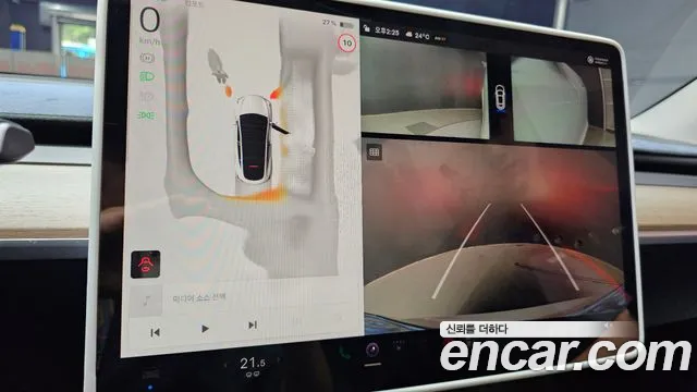 Tesla Model Y — Фото автомобиля 21