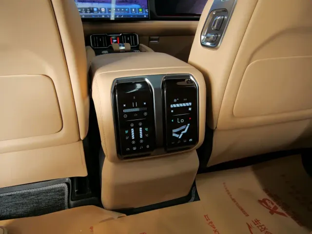 BYD FangChengBao Leopard 8 — Фото автомобиля 9