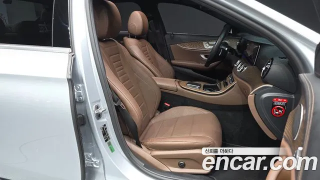 Mercedes-Benz E-Class — Фото автомобиля 10