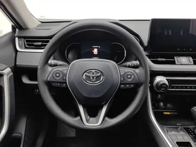 Toyota RAV4 — Фото автомобиля 11
