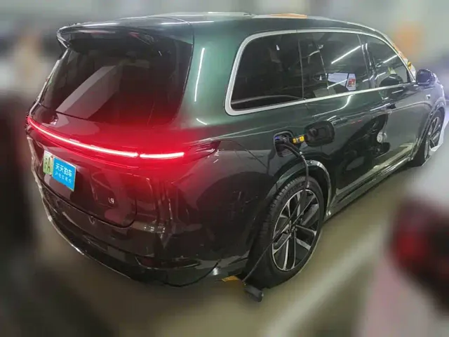 Li Auto L9 — Фото автомобиля 2