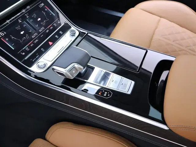 Audi A8 — Фото автомобиля 12