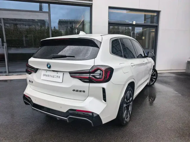 BMW iX3 — Фото автомобиля 6