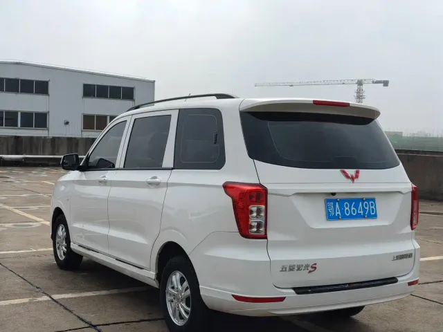 Wuling Hongguang — Фото автомобиля 6