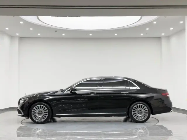 Mercedes-Benz E-Class — Фото автомобиля 6