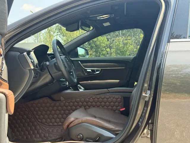 Volvo S90 — Фото автомобиля 8