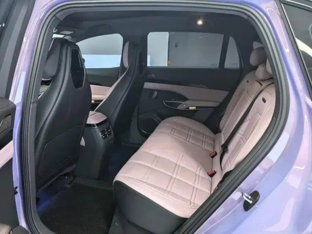 Hongqi Tian Gong 08 — Фото автомобиля 11