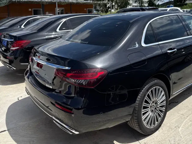 Mercedes-Benz E-Class — Фото автомобиля 15