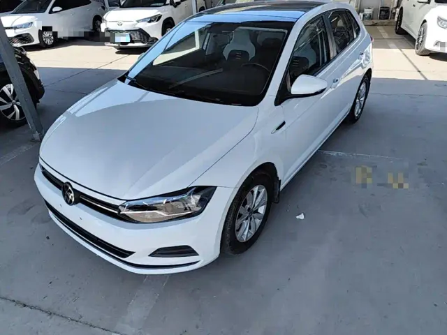 Фотография автомобиля — Volkswagen Polo