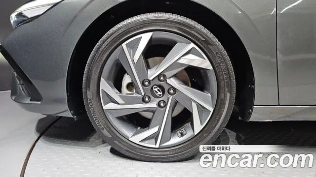Hyundai Avante CN7 — Фото автомобиля 5