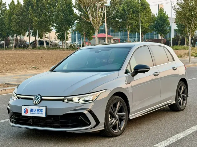 Фотография автомобиля — Volkswagen Golf