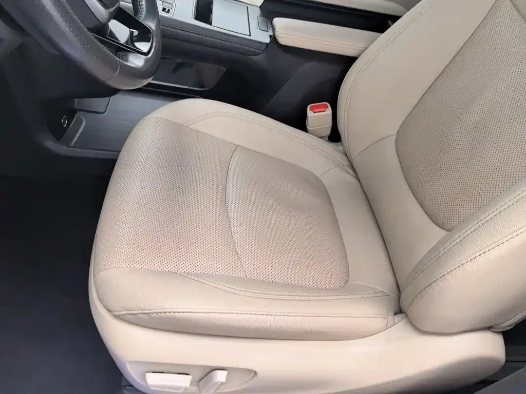 Toyota Toyota Sienna 2021 2.5L Hybrid Ultimate Edition — Фото автомобиля 20