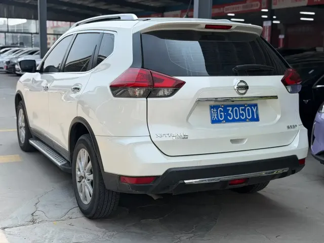 Nissan X-Trail — Фото автомобиля 10