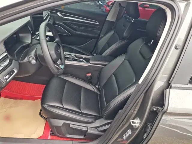 Geely Emgrand — Фото автомобиля 14