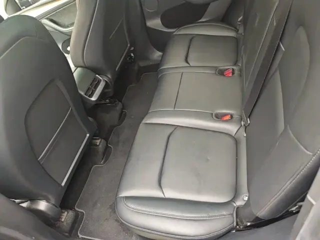 Tesla Model Y — Фото автомобиля 13