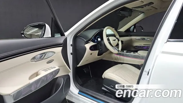 Genesis GV70 — Фото автомобиля 15