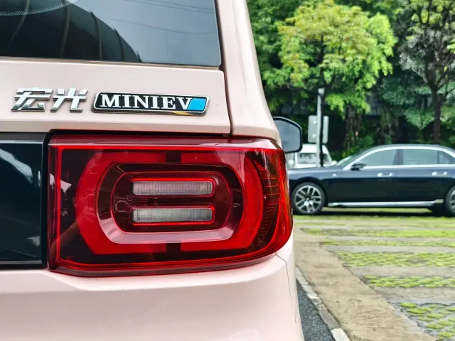 Wuling Hongguang Mini EV — Фото автомобиля 8