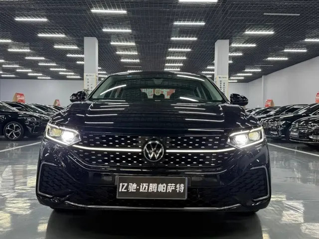 Volkswagen Passat — Фото автомобиля 2
