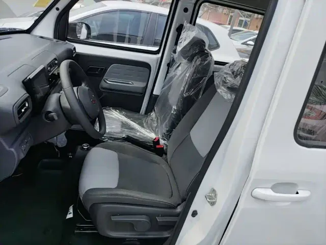 Wuling Zhiguang NEV — Фото автомобиля 14