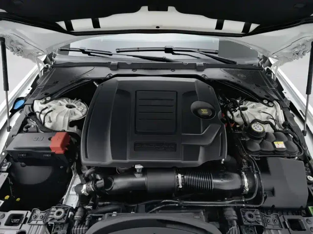 Jaguar XEL — Фото автомобиля 6