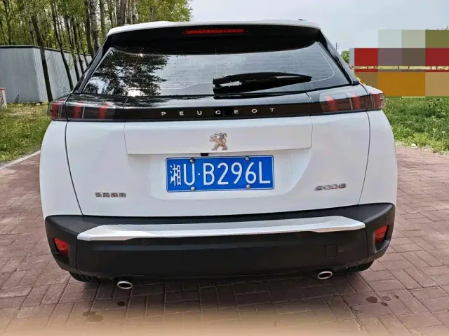 Peugeot 2008 — Фото автомобиля 6