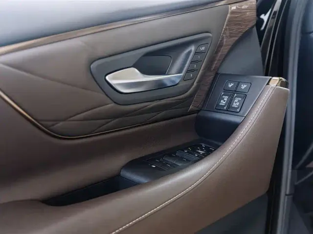 Toyota Vellfire — Фото автомобиля 18