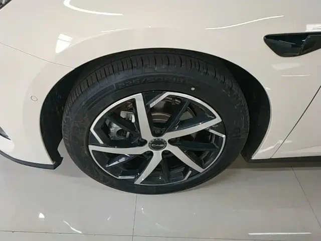 BYD Seal 07 DM-i — Фото автомобиля 22