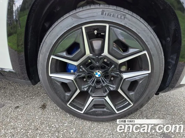 BMW XM — Фото автомобиля 3