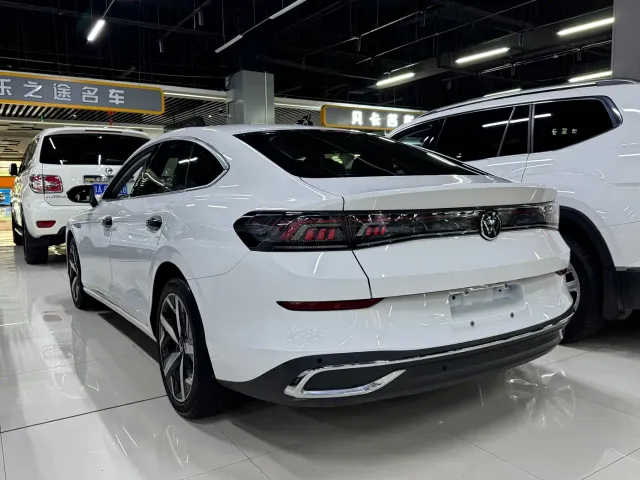 Volkswagen Lamando — Фото автомобиля 6