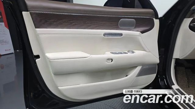 Genesis G90 — Фото автомобиля 22