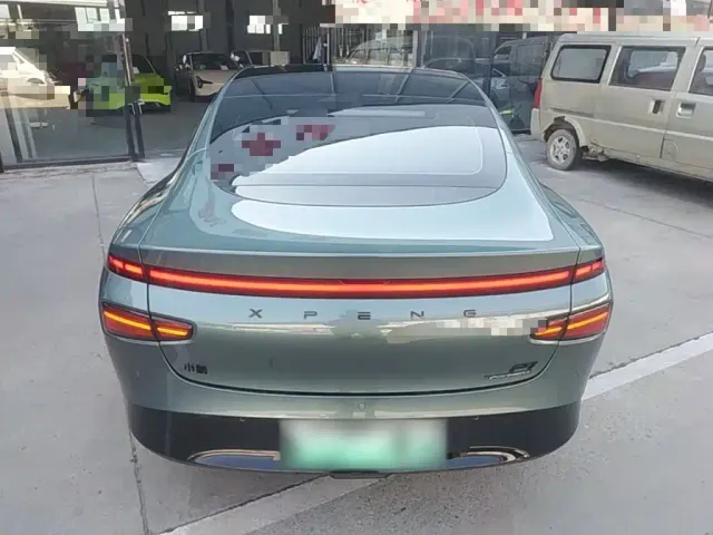 Xpeng P7 — Фото автомобиля 5