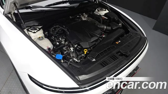 Hyundai Grandeur GN7 — Фото автомобиля 9