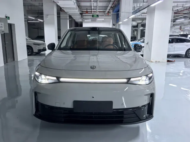 Leapmotor C10 — Фото автомобиля 2