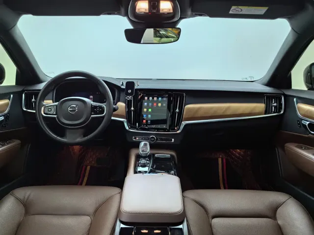 Volvo S90 — Фото автомобиля 22