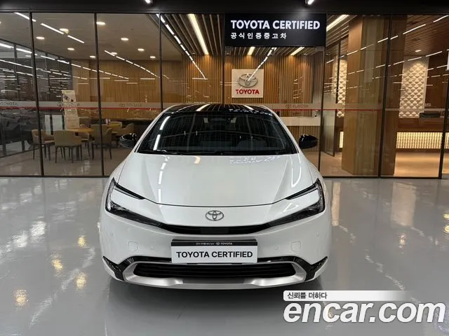 Toyota Prius 5th Gen — Фото автомобиля 3