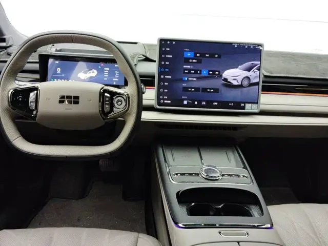 Geely Galaxy Xingyao 8 — Фото автомобиля 12