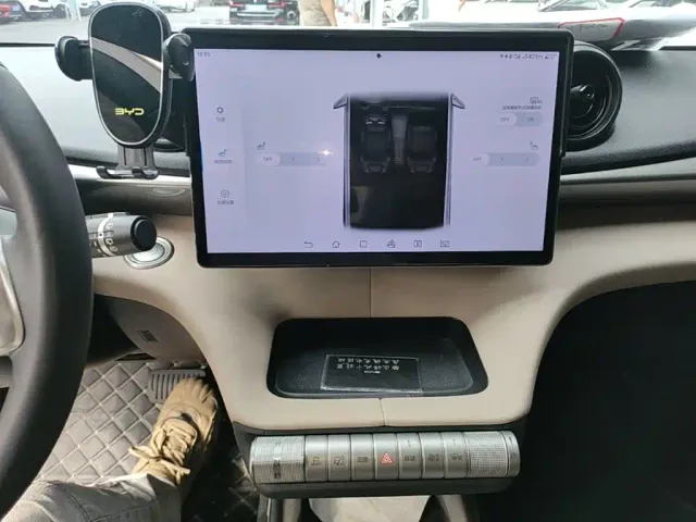 BYD Dolphin — Фото автомобиля 12