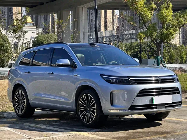 Aito M7 — Фото автомобиля 5