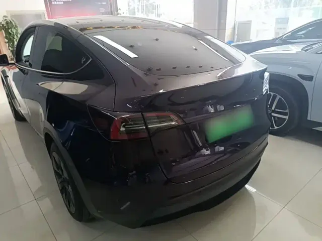 Tesla Model Y — Фото автомобиля 4