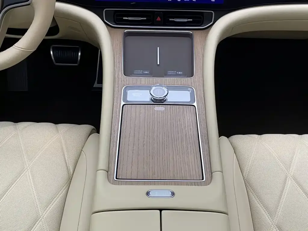 AITO Wenjie AITO M9 2025 Extended Range Ultra 52kWh 6-Seater — Фото автомобиля 21