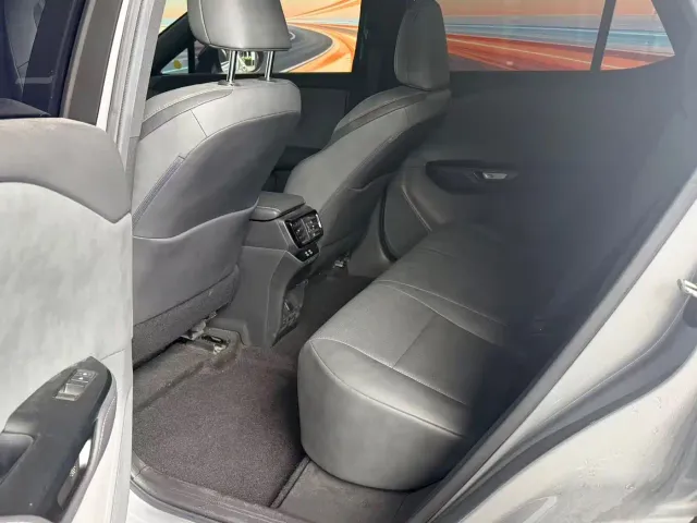 Lexus RZ — Фото автомобиля 12