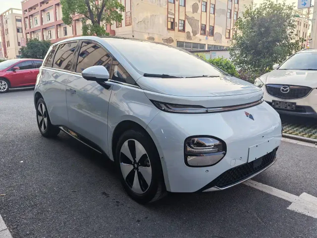 Baojun Cloud — Фото автомобиля 2