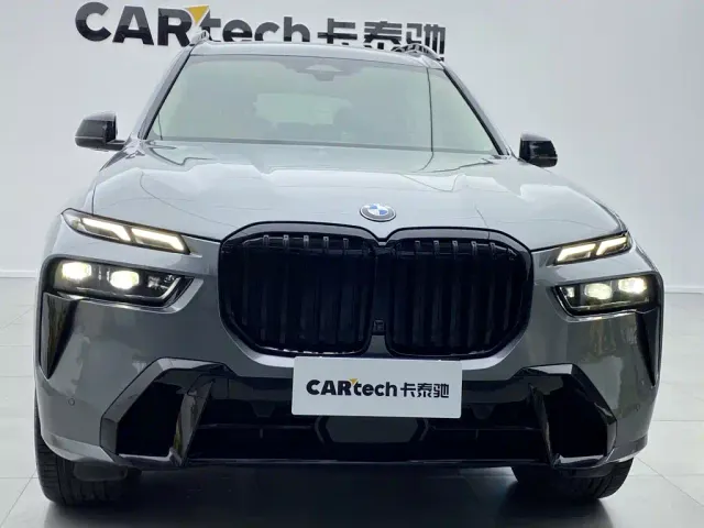 BMW X7 — Фото автомобиля 3