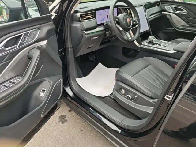 Hongqi HS7 PHEV — Фото автомобиля 15