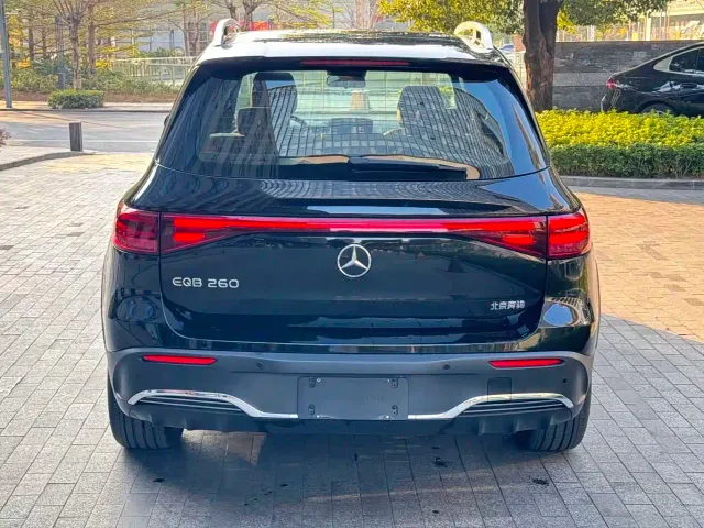 Mercedes-Benz EQB — Фото автомобиля 4